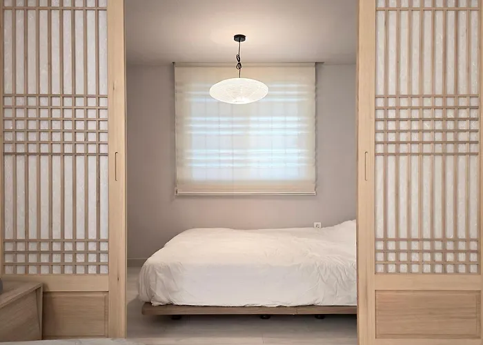 Colliv Yeonnam Guest house