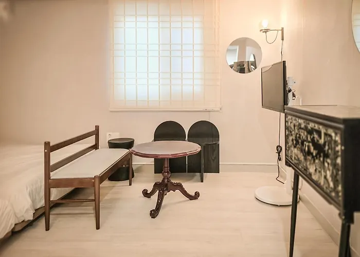 Colliv Yeonnam Guest house Seoul